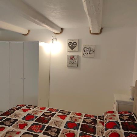 Apartamento Il Geco Nápoles Exterior foto
