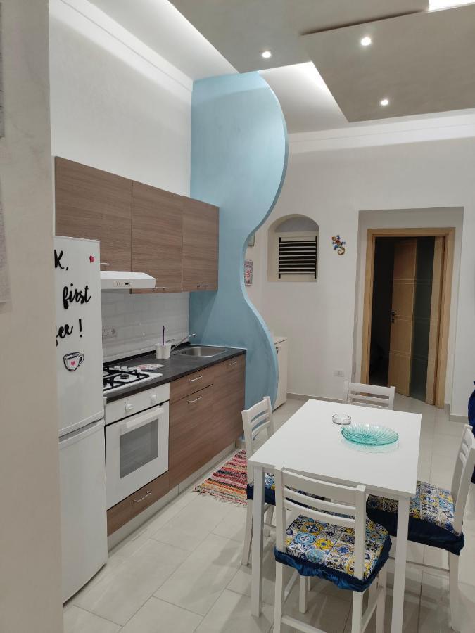 Apartamento Il Geco Nápoles Exterior foto