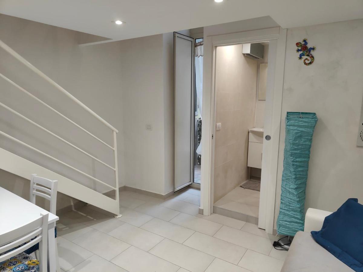 Apartamento Il Geco Nápoles Exterior foto
